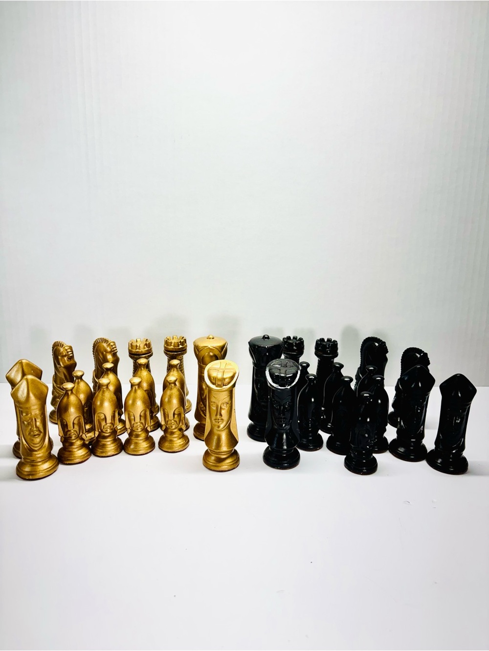 Ceramic Duncan Mold 31 Piece Chess Medieval Set Gold & Black Missing A Piece